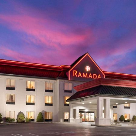 Ramada By Wyndham Harrisburg/Hershey Area Bagian luar foto