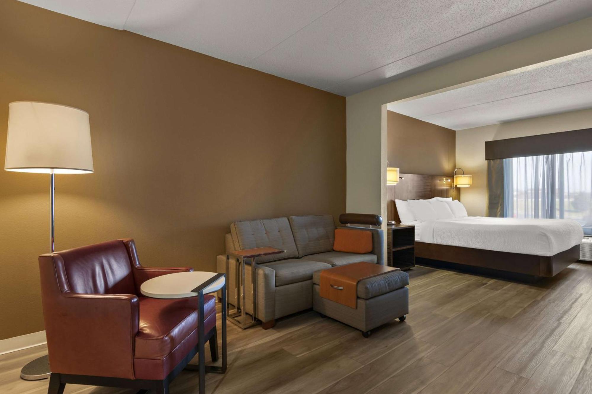 Ramada By Wyndham Harrisburg/Hershey Area Bagian luar foto