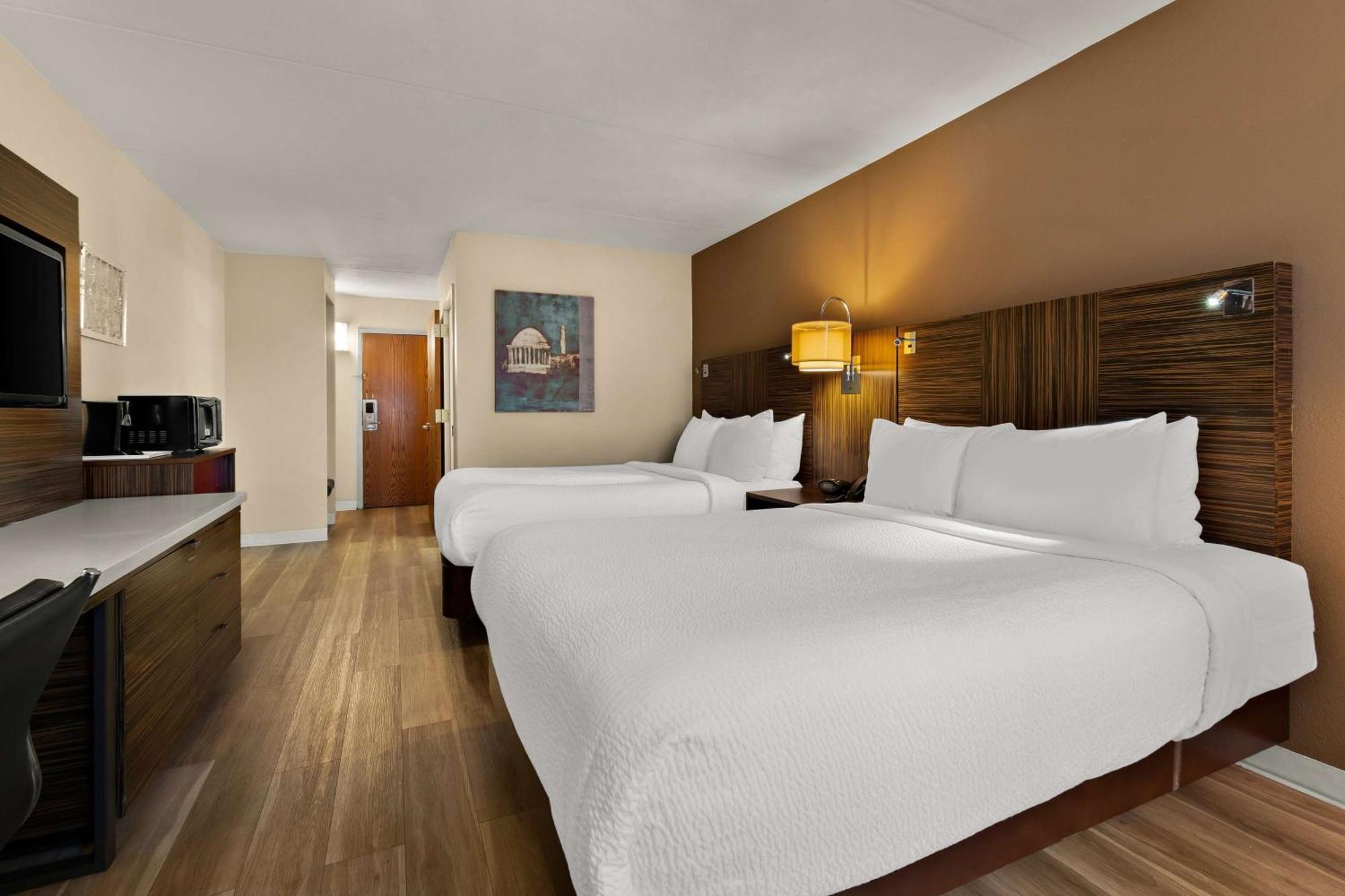 Ramada By Wyndham Harrisburg/Hershey Area Bagian luar foto