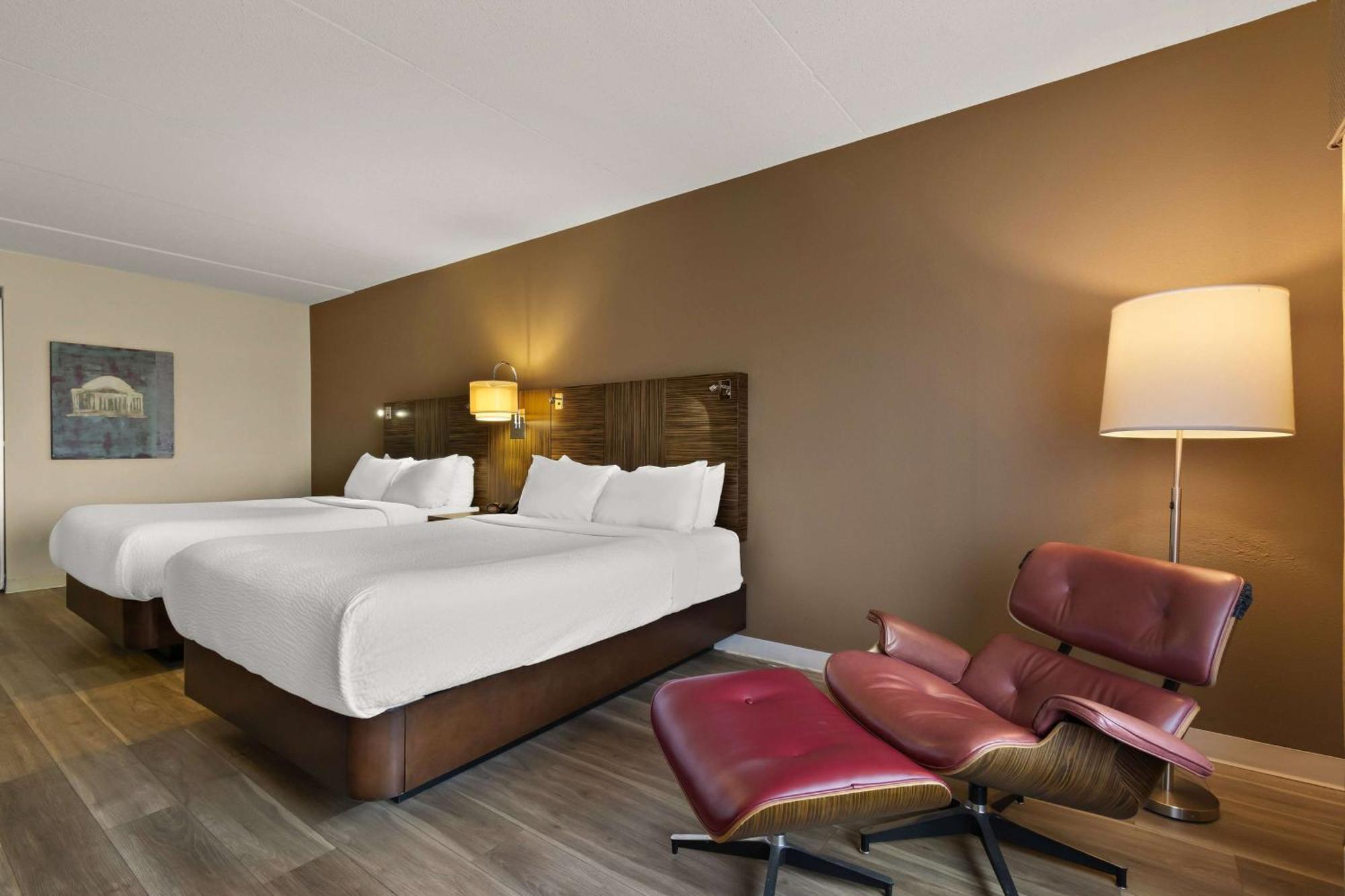 Ramada By Wyndham Harrisburg/Hershey Area Bagian luar foto