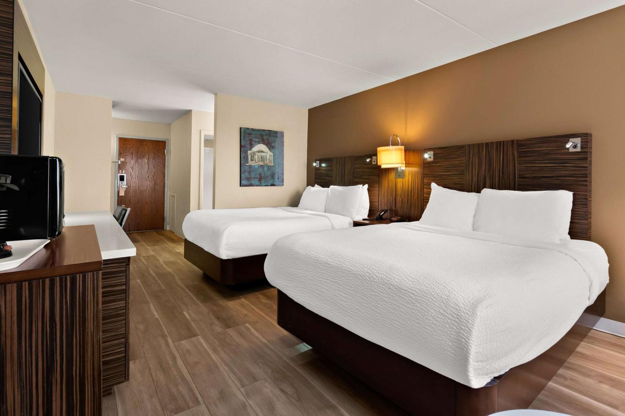 Ramada By Wyndham Harrisburg/Hershey Area Bagian luar foto
