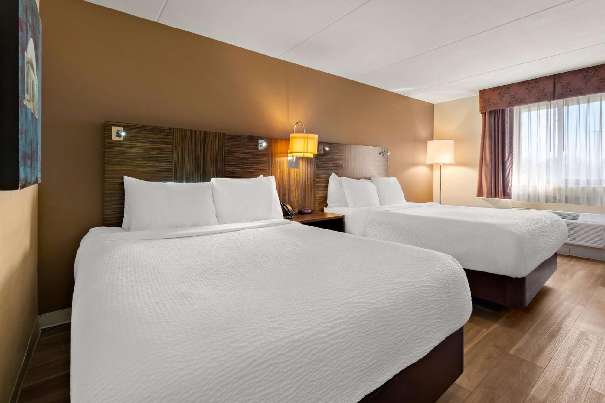 Ramada By Wyndham Harrisburg/Hershey Area Bagian luar foto