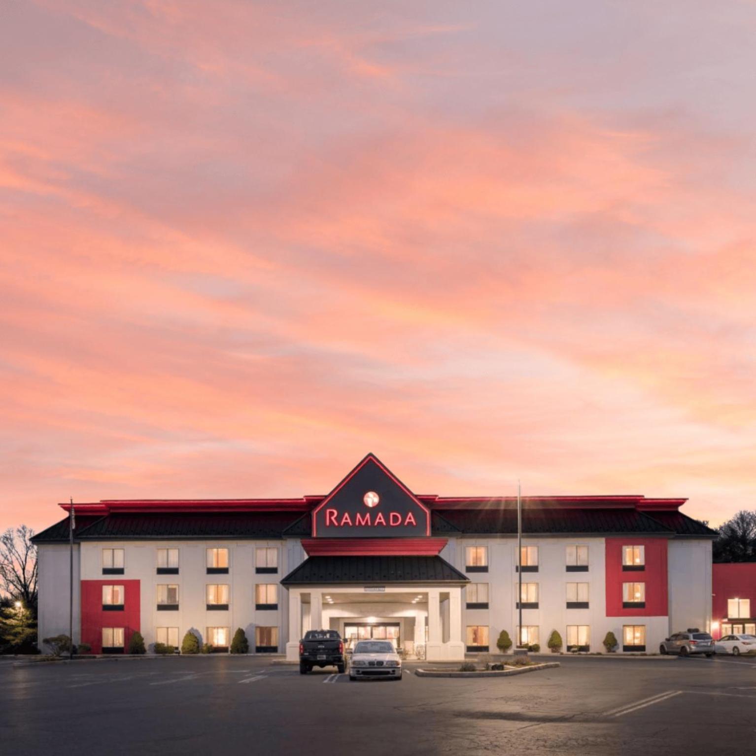 Ramada By Wyndham Harrisburg/Hershey Area Bagian luar foto